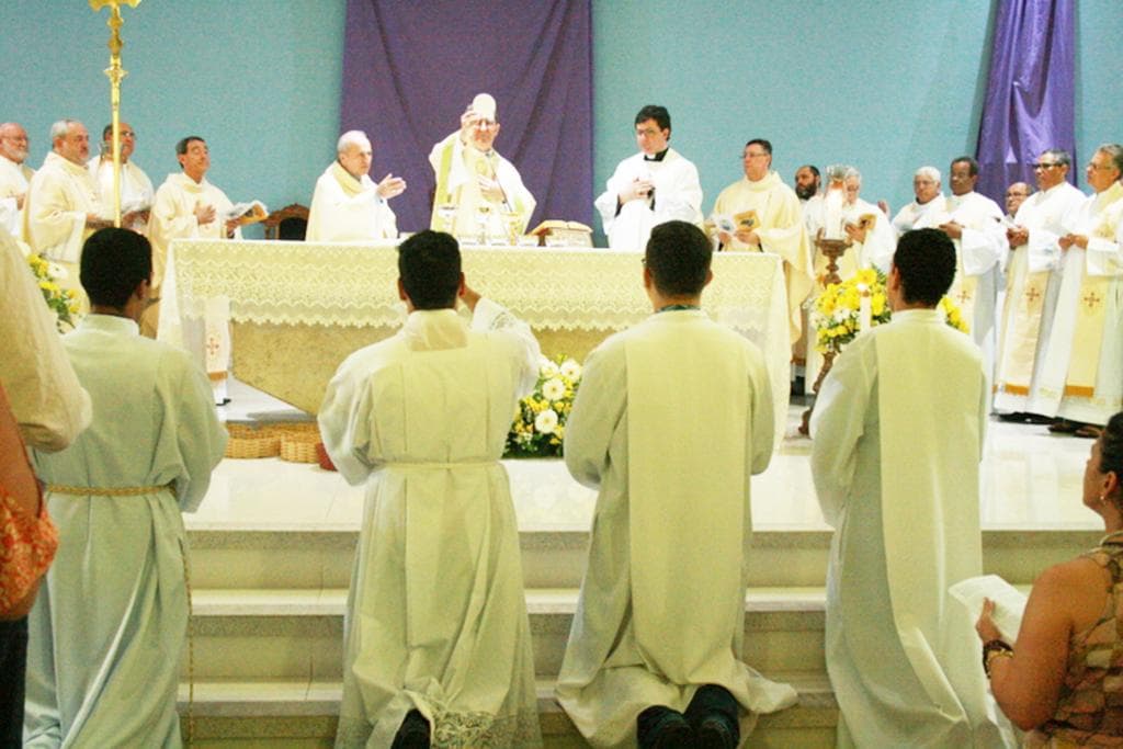 Diocese de Jales divulga as datas de posse dos padres transferidos