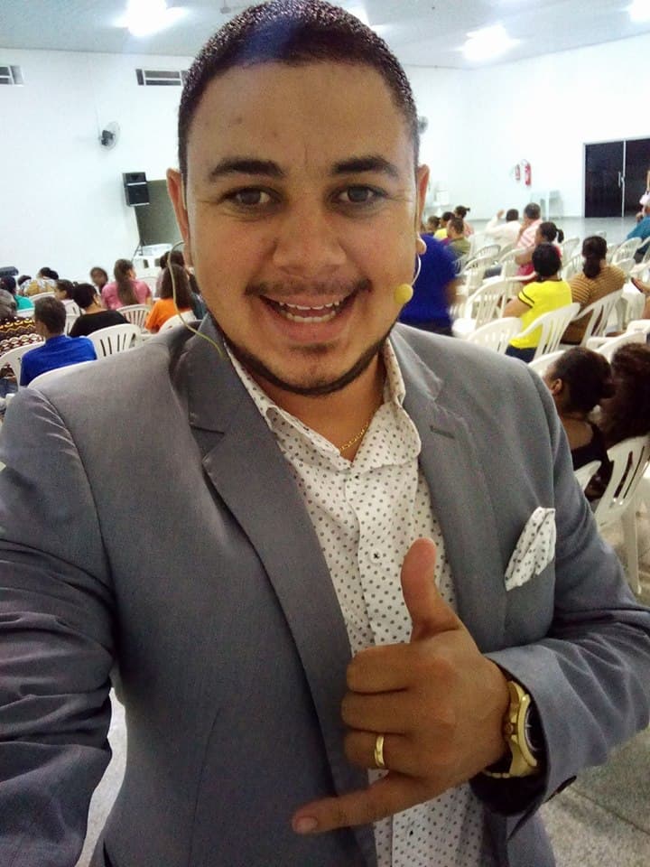 Conferencista Mauro Dias impressiona público de Urânia com “Palestra Mágica”