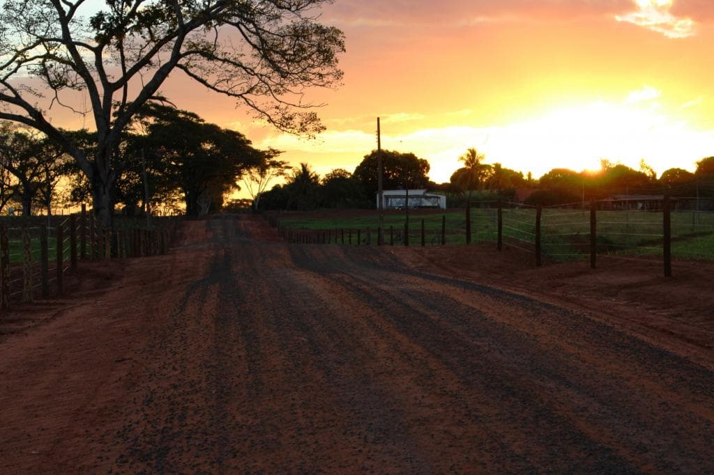 Moradores e produtores rurais comemoram entrega de obras em estradas rurais que ligam Jales a Urânia