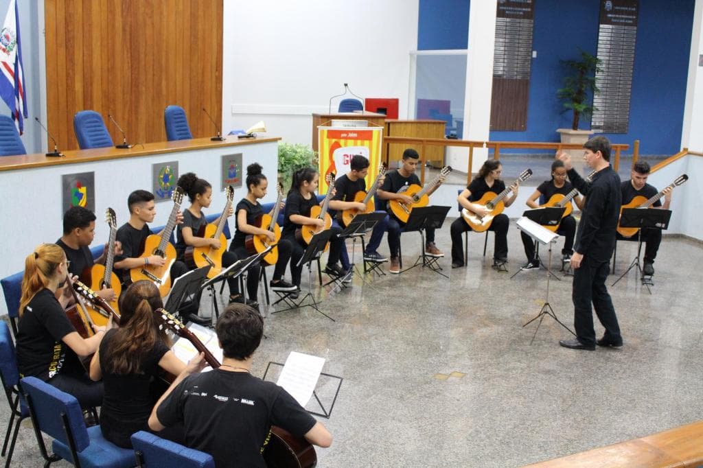 Projeto Guri de Jales recebe grupo Camerata de Violões de Araçatuba