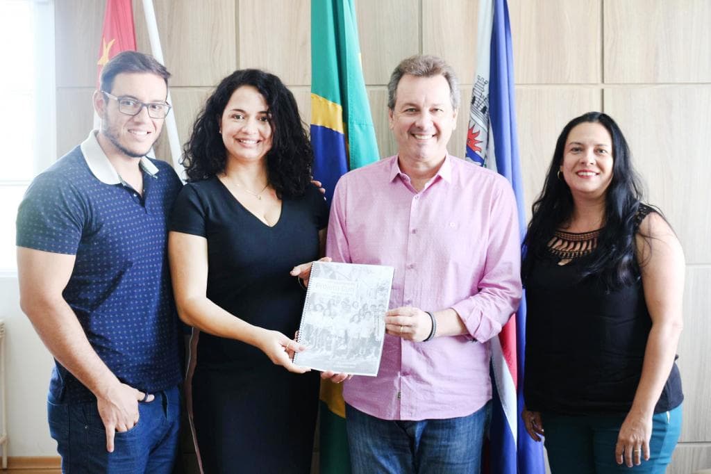 Equipe do Projeto Guri apresentou Relatório de Atividades ao prefeito Flá