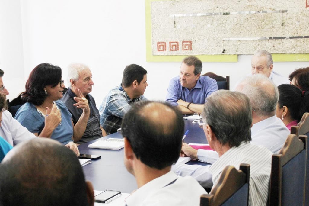 Prefeito Flá e vice Garça reúnem secretariado para discutir planejamento da gestão