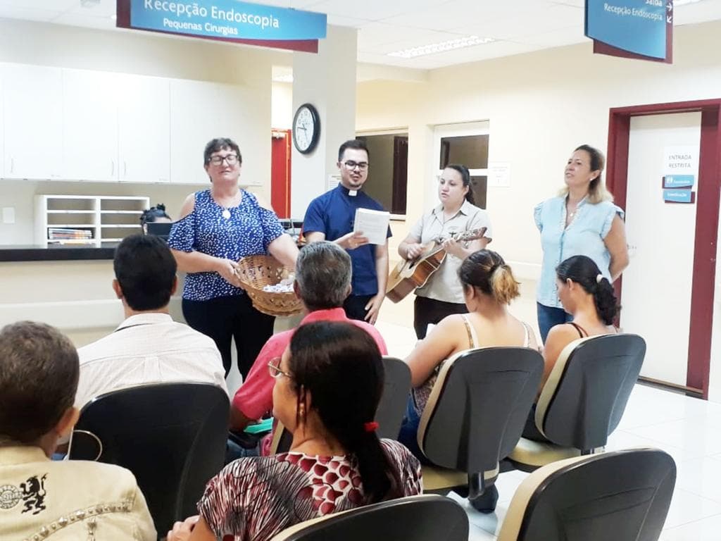 Comunidade da Paróquia de Santa Albertina faz homenagem especial aos pacientes do HA, em celebração ao Dia das Mães