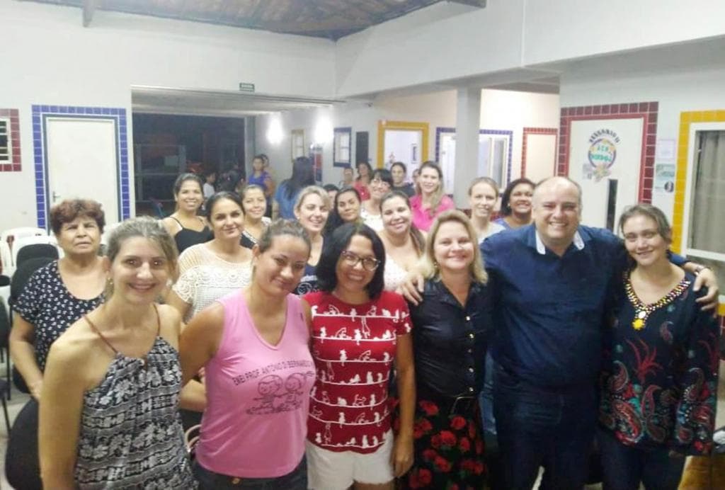 EMEI Antônio Di Bernardo Perez promove palestra motivacional sobre felicidade e gratidão