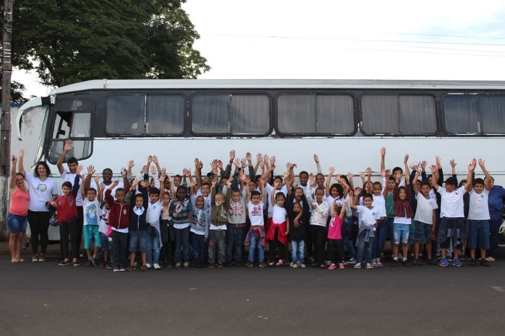 Alunos do Projeto Férias, de Urânia, visitam Museu Histórico e Casa do Sertanejo de Indiaporã