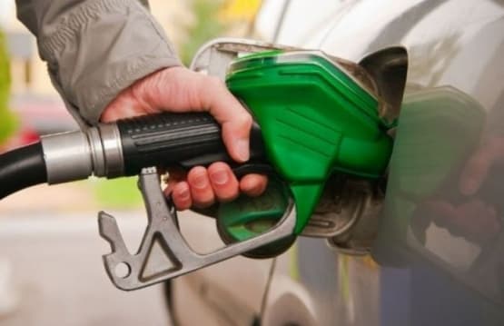 Preço médio da gasolina nas bombas cai pela 9ª semana seguida, diz ANP