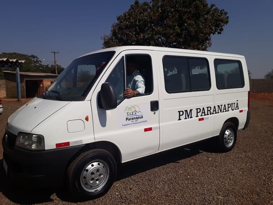 Prefeitura de Paranapuã reforma veículo para transportes de pacientes