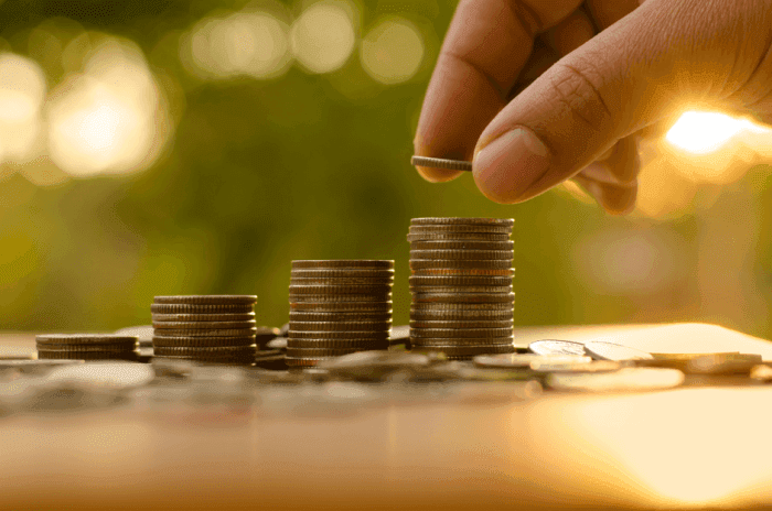 Em cada dez brasileiros, sete não conseguiram poupar dinheiro em agosto, revela indicador CNDL/SPC Brasil