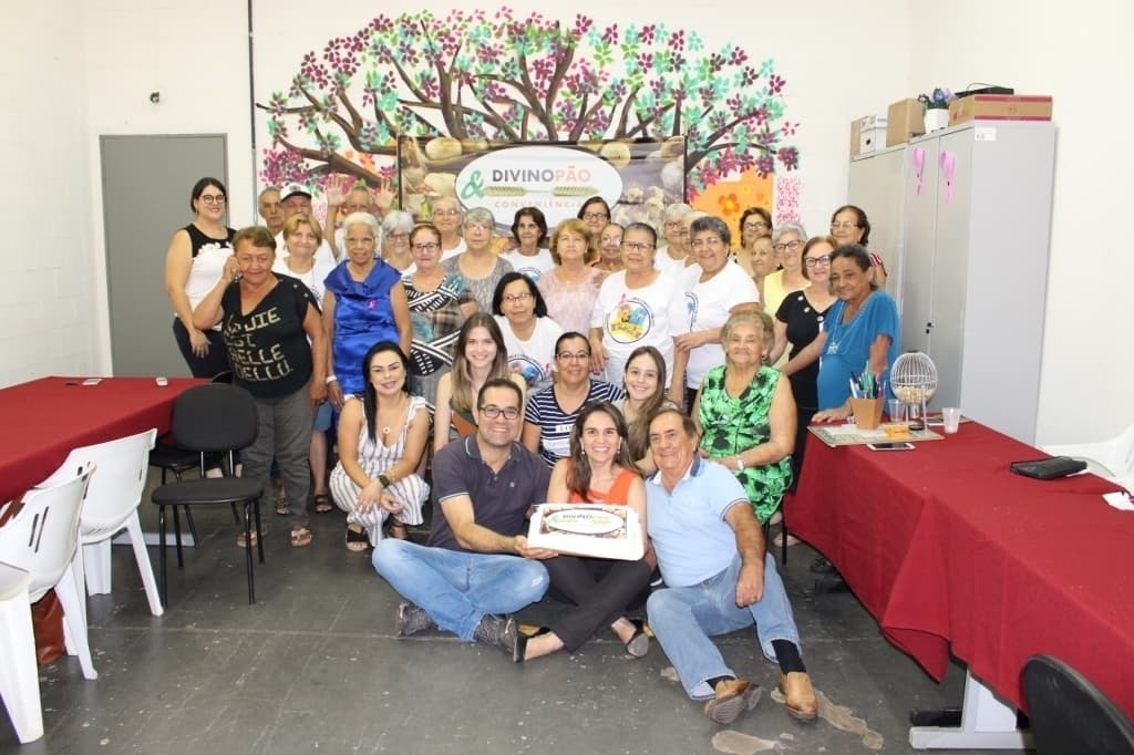 Divino Pão Conveniência celebra 2º ano de atuação junto aos idosos atendidos pelo CRAS