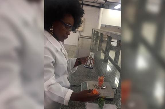 Fatec Sebrae cria produto para remover agrotóxico dos alimentos