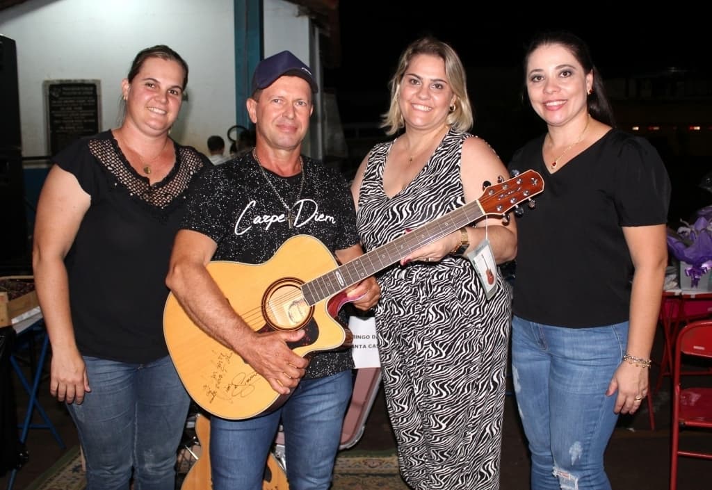 Solidários lotam quermesse em prol da Santa Casa de Urânia