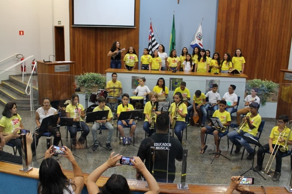 Audições de encerramento do 2º semestre do Projeto Guri lotou plenário da Câmara de Jales