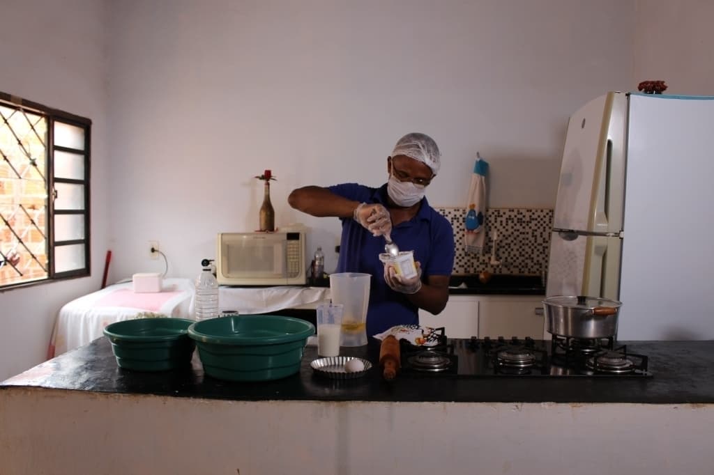 Cursos do Fundo Social ajudam trabalhador rural a mudar de rotina para ajudar esposa diagnosticada com câncer