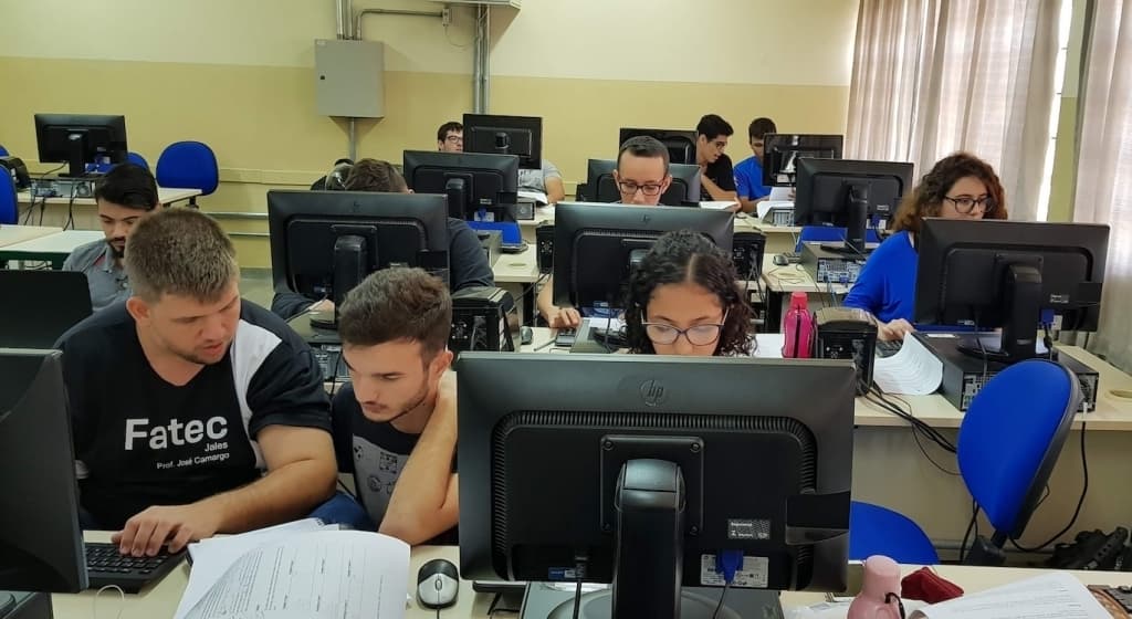 Maioria dos aprovados nas Fatecs tem planos de continuar os estudos