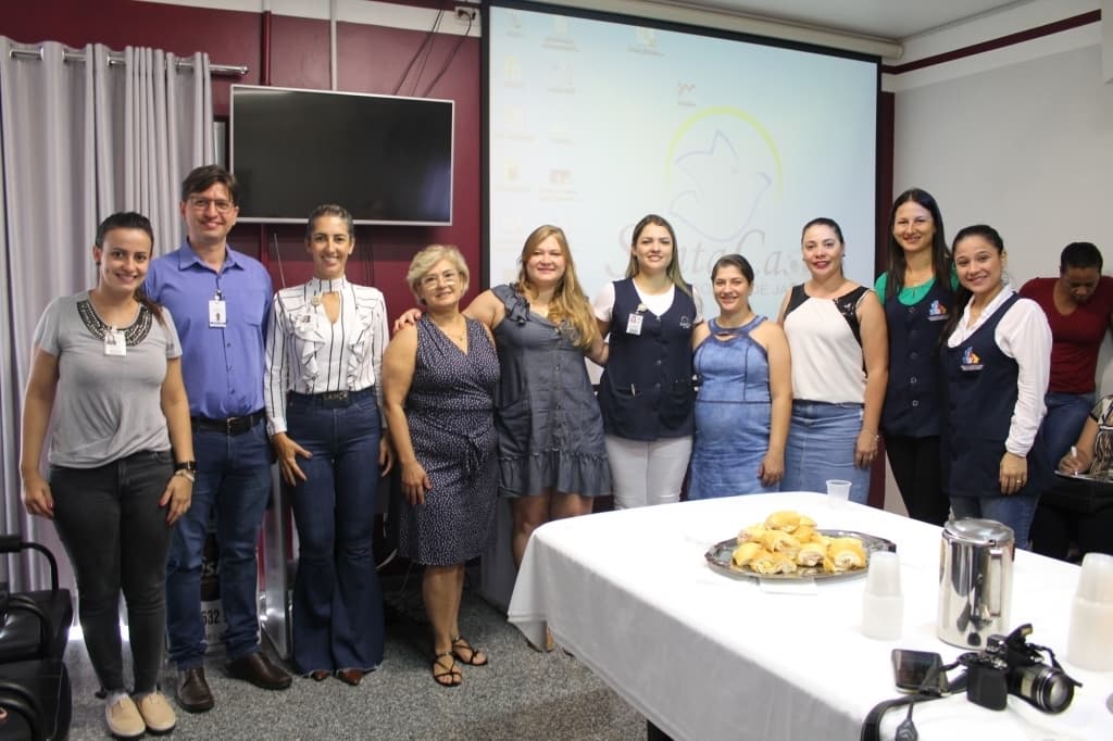 Gestantes de Urânia visitam maternidade da Santa Casa de Jales