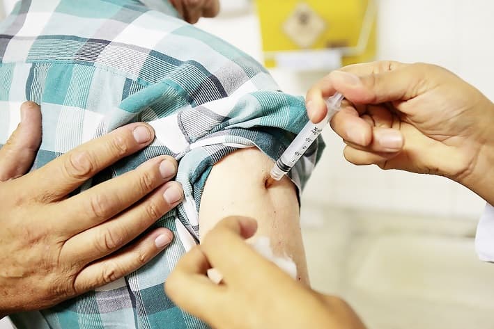 A vacina da gripe não protege contra o Covid-19. Então, por que vacinar?
