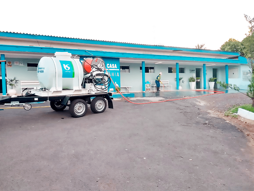 Sabesp higieniza áreas próximas à Santa Casa de Urânia