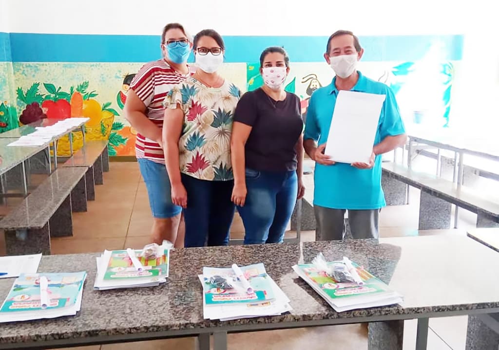 Turmalina prossegue com a entrega de materiais de estudo aos alunos