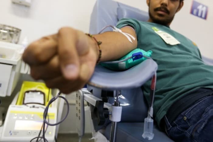 Anvisa revoga resolução que proibia doação de sangue por homens gays