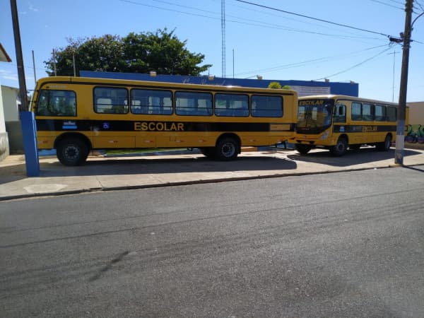 São João das Duas Pontes conquista dois ônibus para condução de estudantes do município