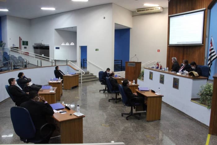 Câmara de Jales aprova PL para comércio medir temperatura de clientes