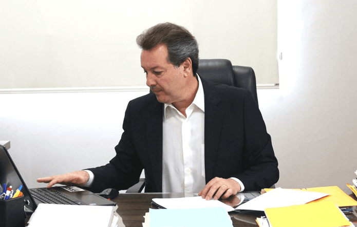 Flá veta projeto aprovado por vereadores que aumenta salários de prefeito, vice e secretários