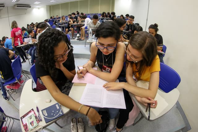Olimpíada de História inicia 3ª fase com 8,6 mil equipes de todos os estados