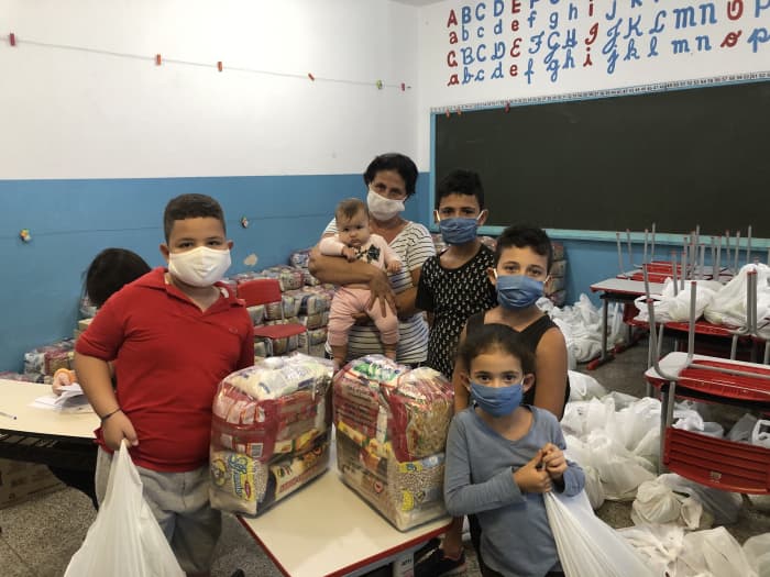 Prefeitura de Jales entrega kit merenda para famílias de alunos pelo sexto mês consecutivo durante a pandemia