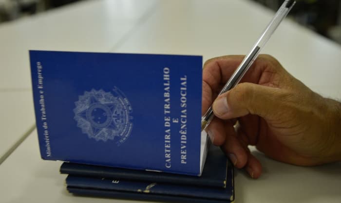 Trabalhadores com redução de jornada terão direito a 13º e férias, define Ministério da Economia