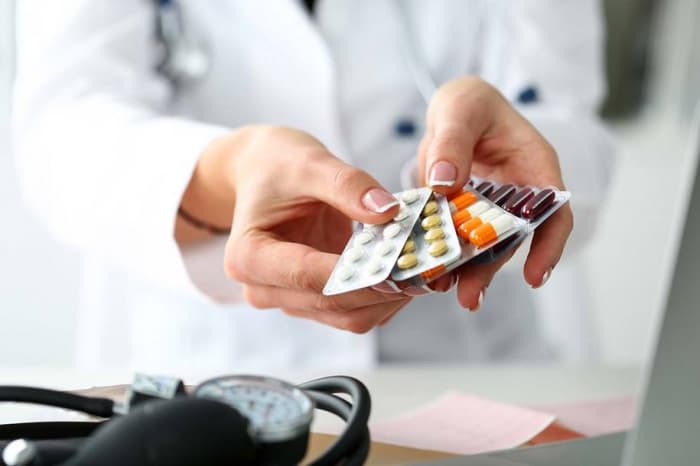 O perigo do uso indiscriminado dos antibióticos: um alerta para a população idosa