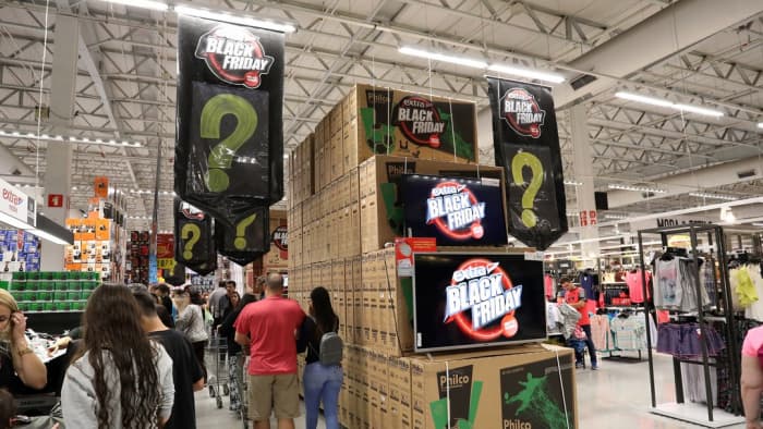 Vendas do comércio sobem 6,1% no fim de semana da Black Friday, revela Serasa Experian