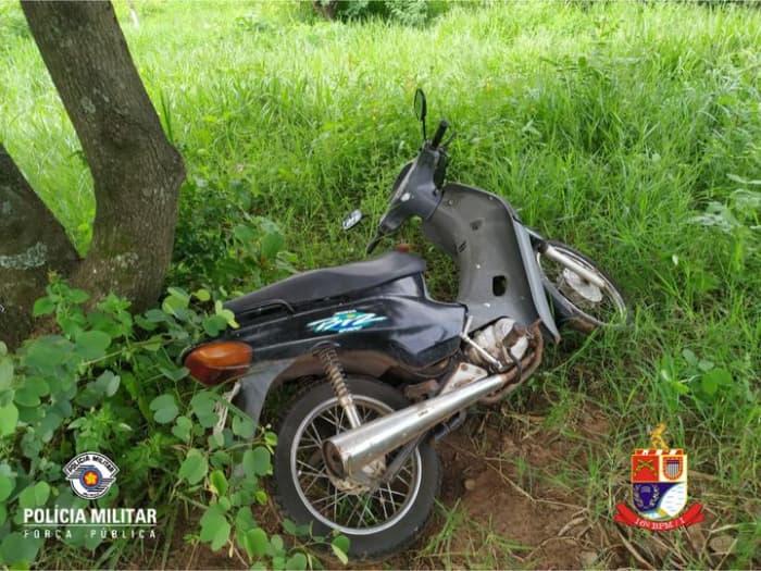 Polícia Militar recupera moto furtada e prende ladrões