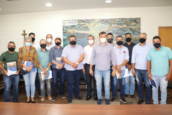 Prefeito de Fernandópolis recebe visita de novos vereadores