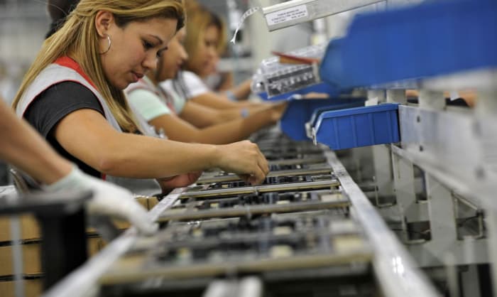 Trabalhadores industriais e portuários são incluídos no grupo prioritário para vacina