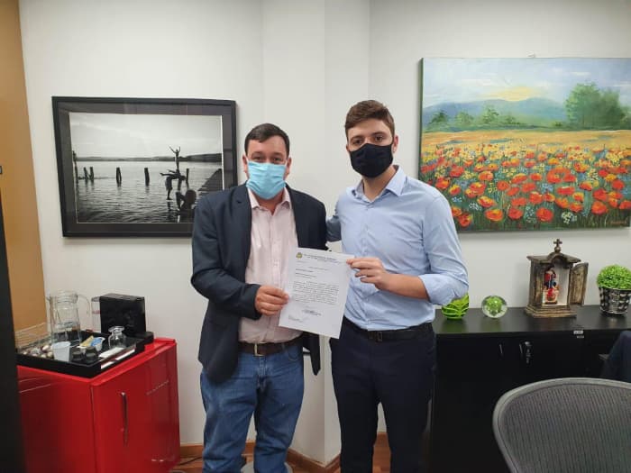 Visando adquirir recursos para a cidade, Prefeito Alex Ribeiro visita gabinete de deputado estadual