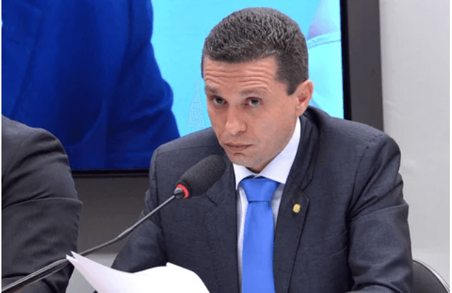 Deputado Pinato propõe à China produção do IFA no Brasil