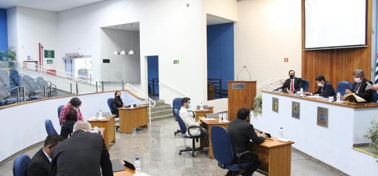 Vereadores, prefeito e Sindicato assinam termo de compromisso de revisão salarial dos servidores de Jales