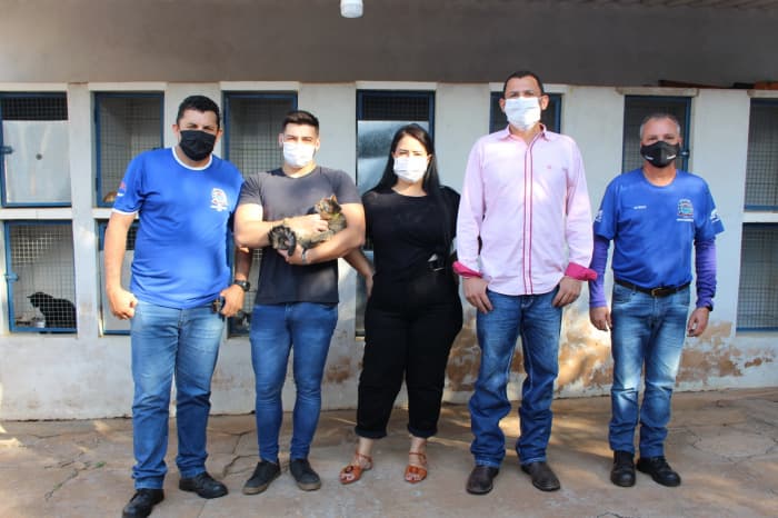 “Adote amor, receba carinho”: Secretaria de Comunicação e Unidade de Zoonoses lançam campanha de adoção de animais