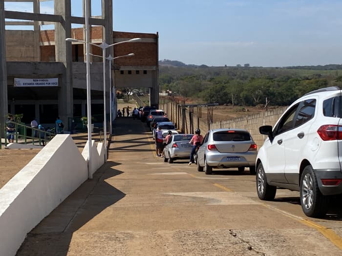 Vacinação em pessoas de 50 a 59 anos contra a Covid-19 gera filas em Jales