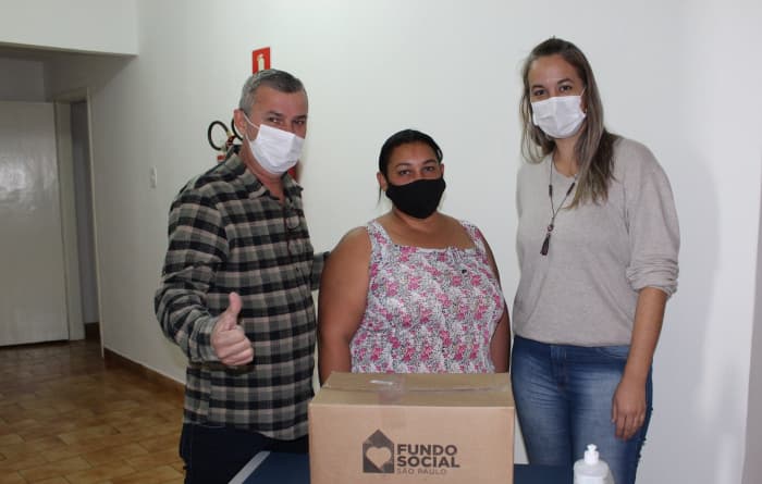 Aparecida D’Oeste entrega das cestas básicas para as famílias inscritas no cadastro único da Secretaria de Assistência Social