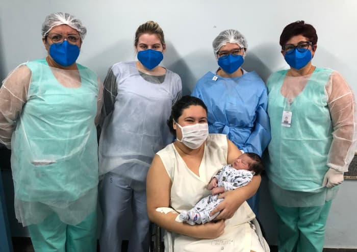 Equipe hospitalar realiza encontro entre mãe e recém-nascido na Santa Casa de Jales