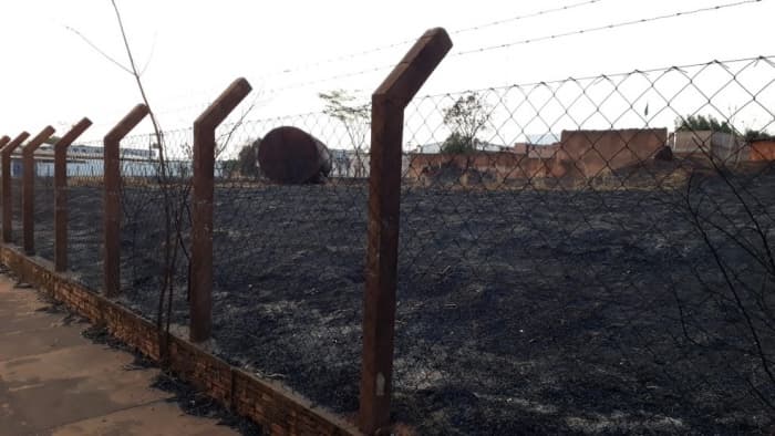 Homem é preso após atear fogo em terreno em Jales