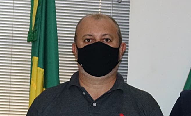 Prefeito de Palmeira d'Oeste recua e decreta suspensão das aulas presenciais