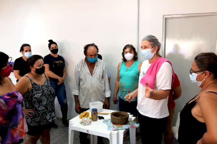 Curso de Argila Decorativa reúne alunos no Teatro Municipal