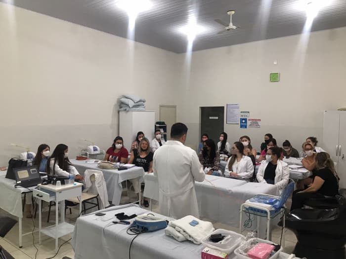 Curso de pós-graduação em Estética e Tecnologia da Unijales segue com dinamismo e intensidade