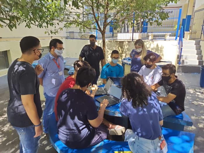 Curso de ADS da Fatec e escola estadual se unem em projeto