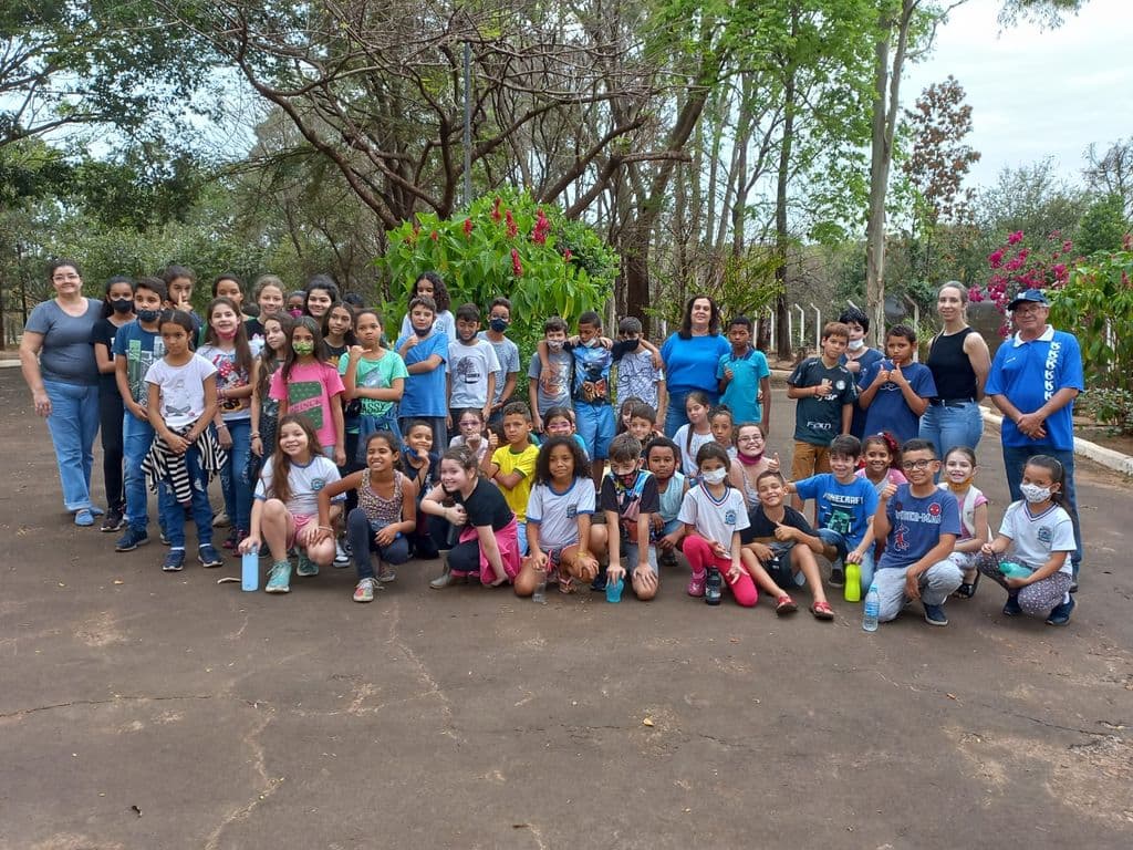 Alunos da E.M. Prof. Alberto Gandur visitam Estação de Tratamento da Sabesp, em Jales