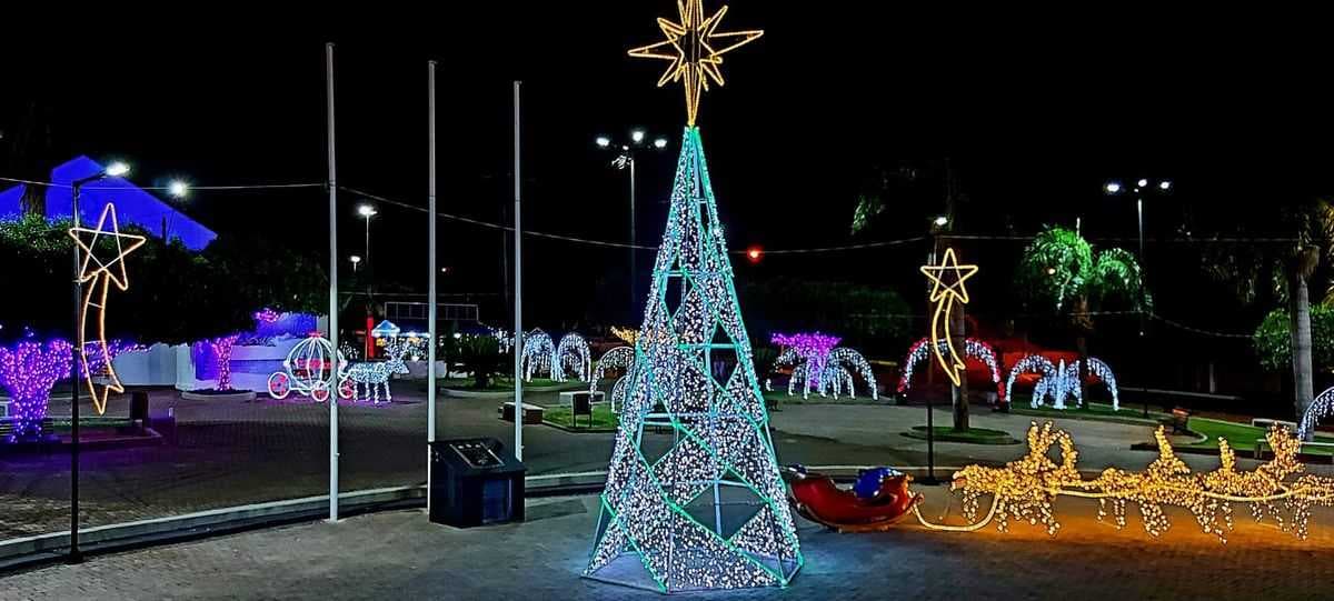 Natal Mágico 2022: Urânia ganha decoração natalina