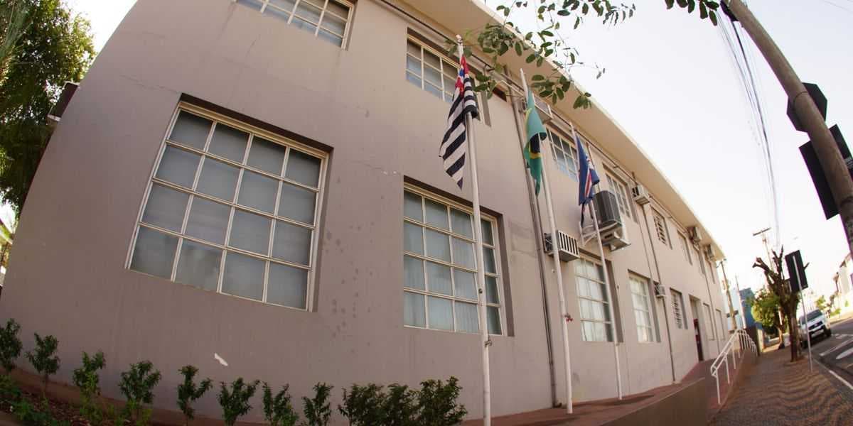 Prefeitura de Jales responde requerimento dos vereadores sobre auxílio financeiro para transporte de estudantes