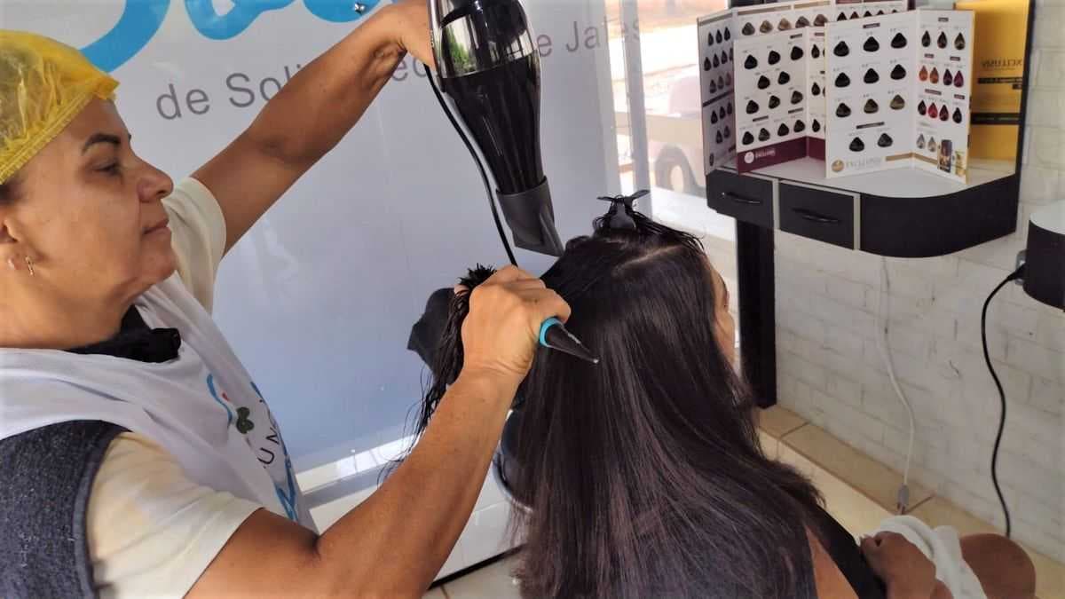 Fundo Social de Solidariedade de Jales inicia novo curso de auxiliar de cabeleireiro